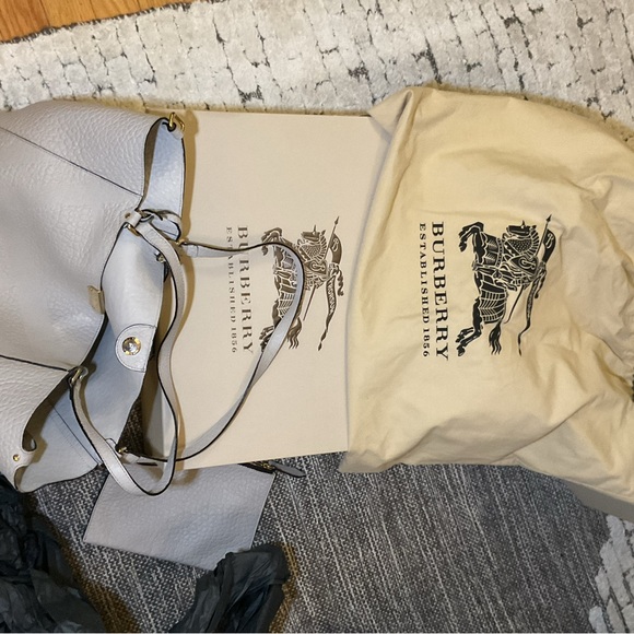 AUTHENTIC  BURBERRY  MEDIUM CANTERBURY  TOTE BAG IN LIGHT GRAYISH TAUPE - Picture 13 of 14